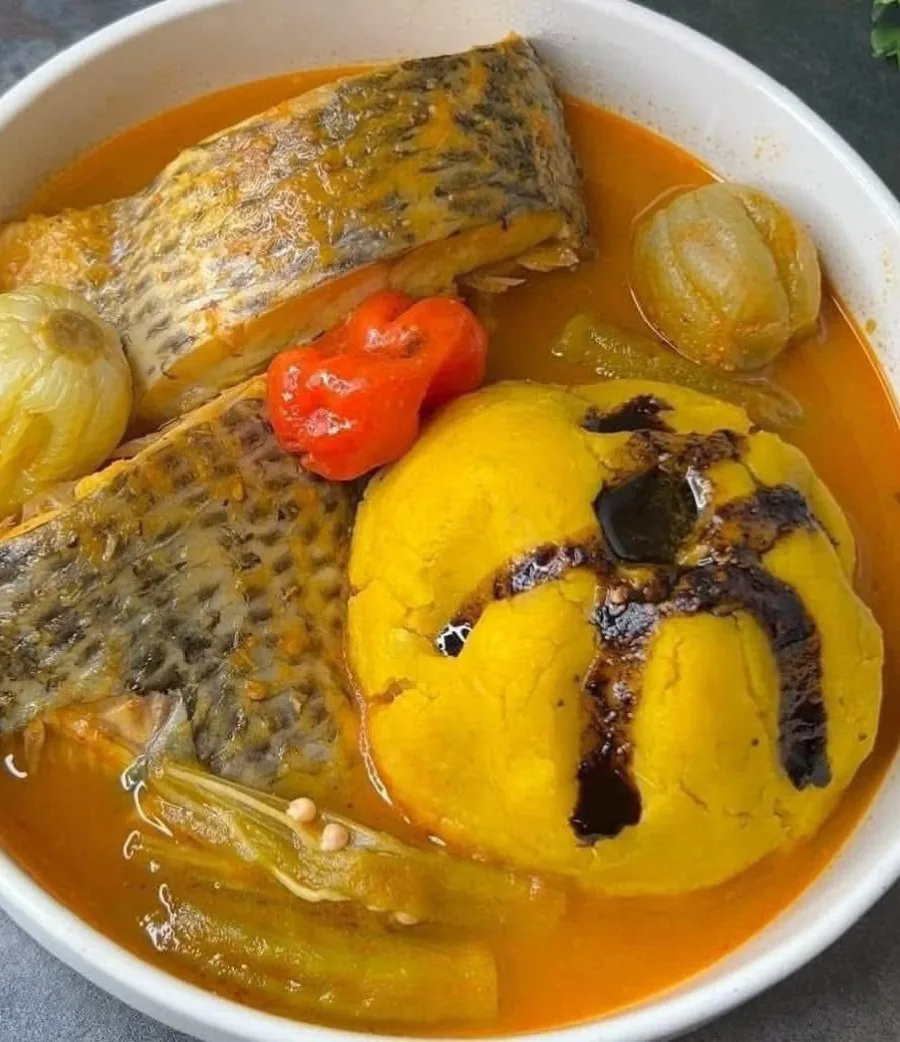 Foutou banane & sauce claire