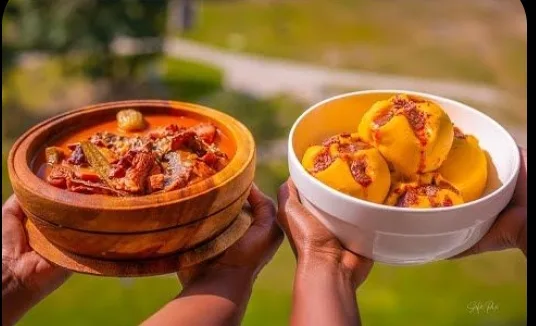 Foutou banane & sauce claire