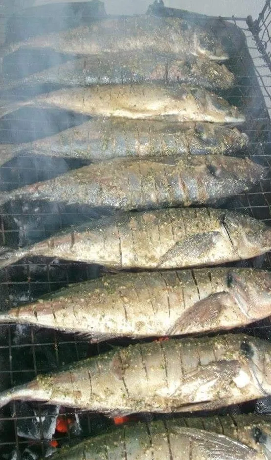 Poisson chinchard braisé entier